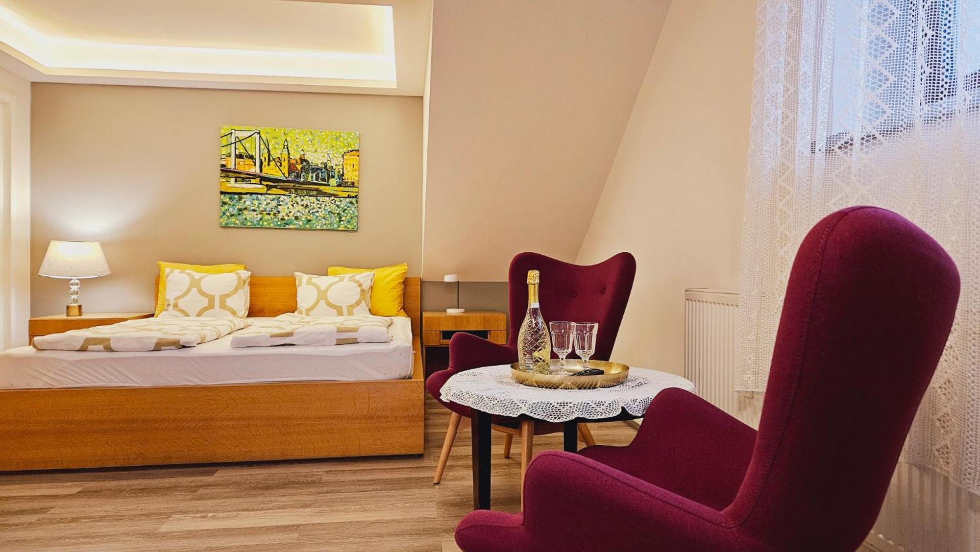 Budasmile Appartment At Buda Castle - Aircon & Free Parking Budapeszt Zewnętrze zdjęcie